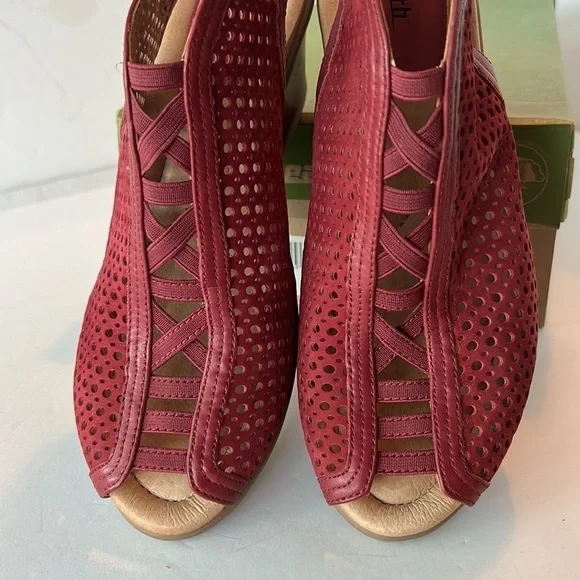 Earth Origins Calla Regal Red Soft Buck Sling Back Wedge Sandals - Picture 12 of 12